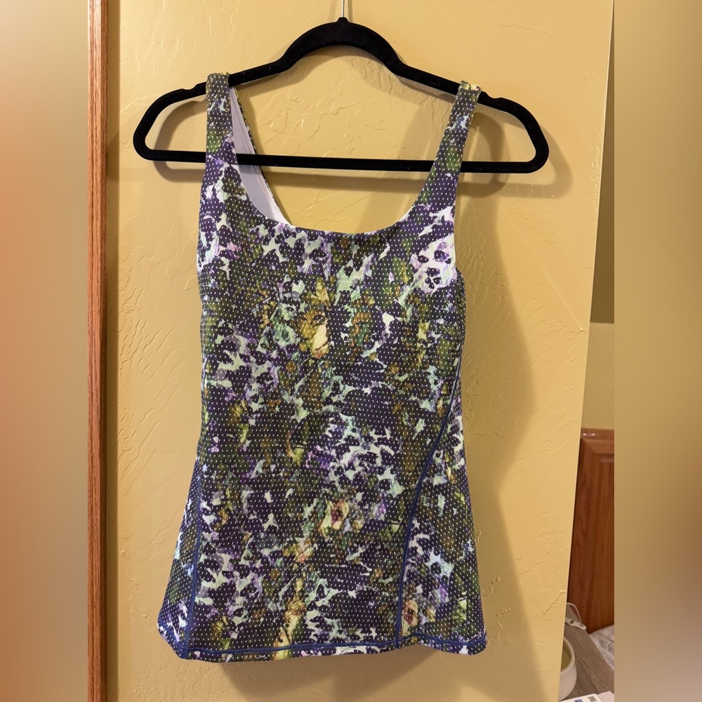 Lululemon tank sz 6